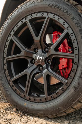 Mantra Wheels for Porsche Cayenne Silver Knighthawk Matte Black