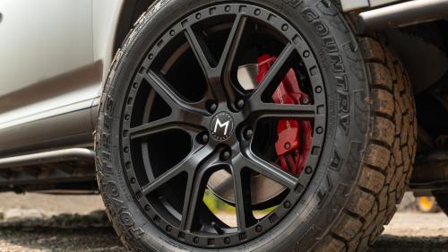 Mantra Wheels for Porsche Cayenne Silver Knighthawk Matte Black